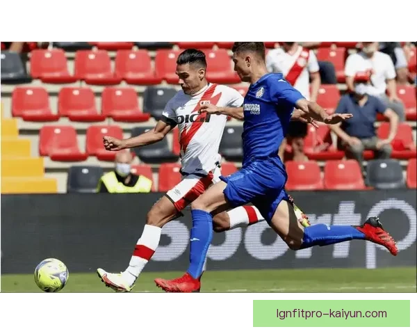 马尔蒂尼防守风格解析：策略细腻与技术稳健的完美结合